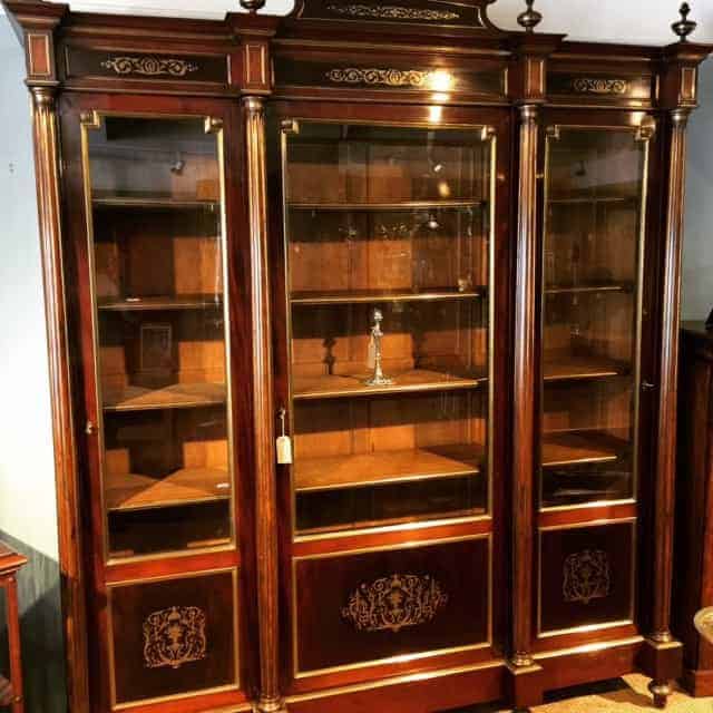 A Stunning C19th French Mahogany Bookcase/Display Cabinet. - Image 4