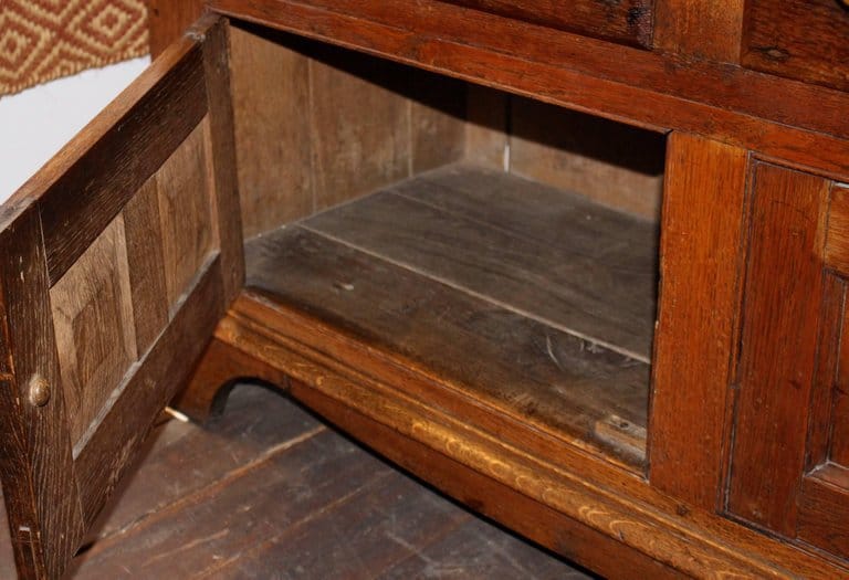 A Large Georgian Oak House Keepers Cupboard - Image 3