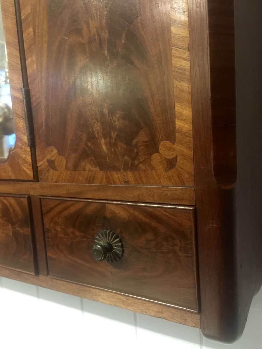 An Early 20th Century Figured Mahogany Bathroom or Medical Wall Mounted Cabinet - Image 6