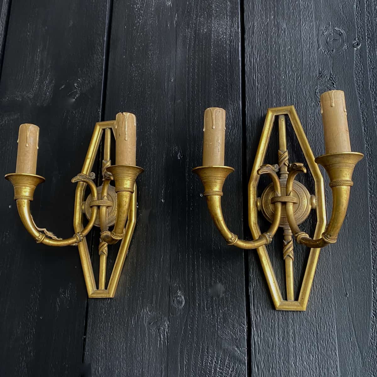 PAIR OF C19TH FRENCH GILT BRONZE WALL SCONCES - Image 2