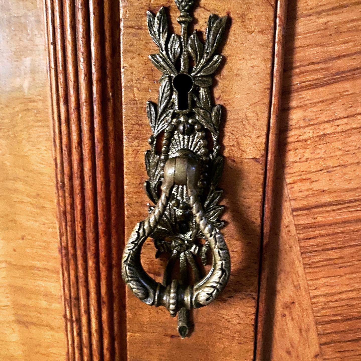 An Edwardian Satinwood Triple Wardrobe Circa 1910 - Image 2