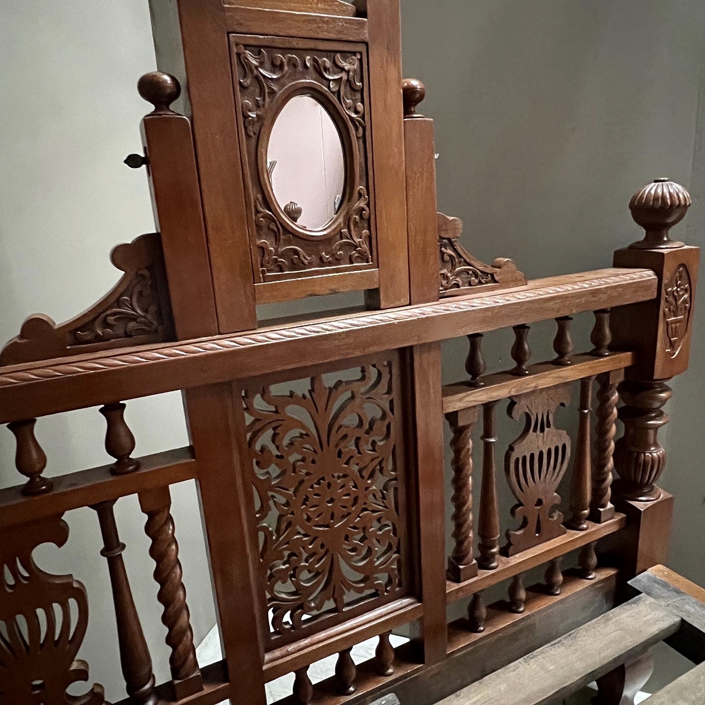 Grand Colonial Teak Tester Bed - Image 3