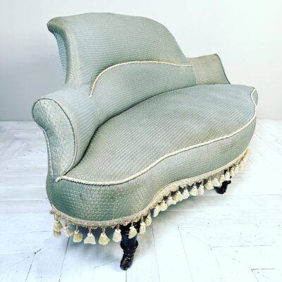 Victorian Serpentine Love Seat Sofa
