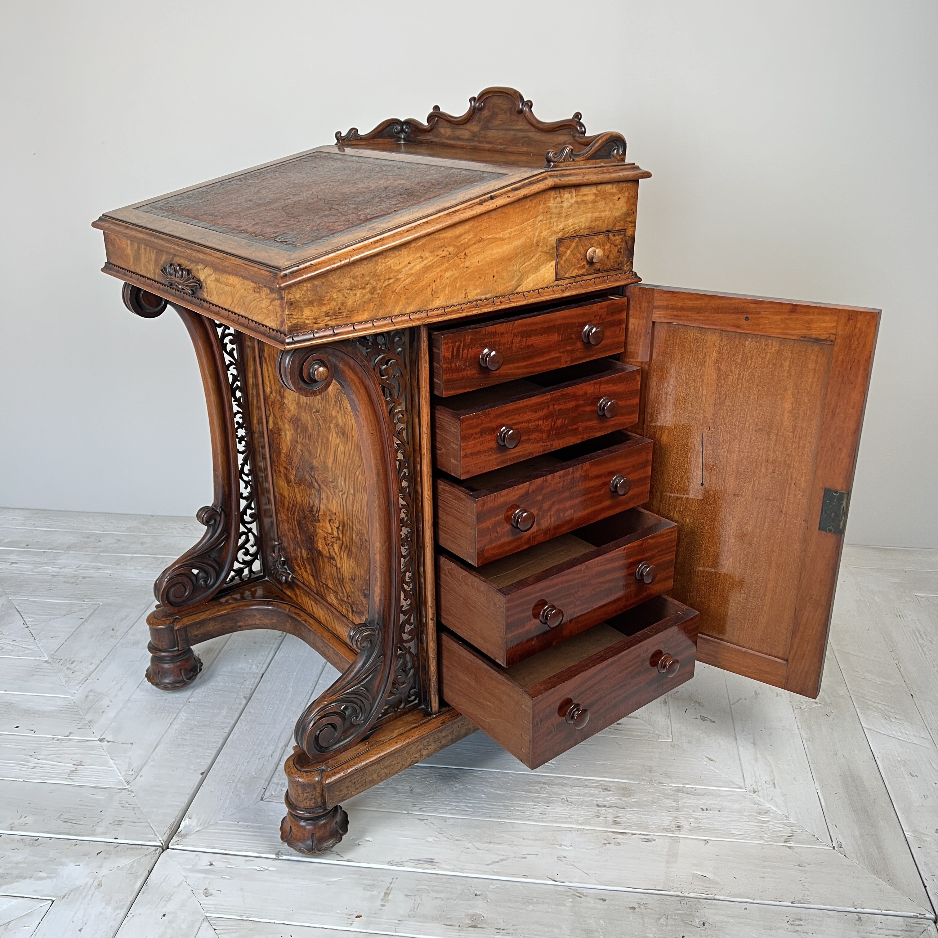 William IV Mahogany And Simulated Rosewood Davenport - Image 4