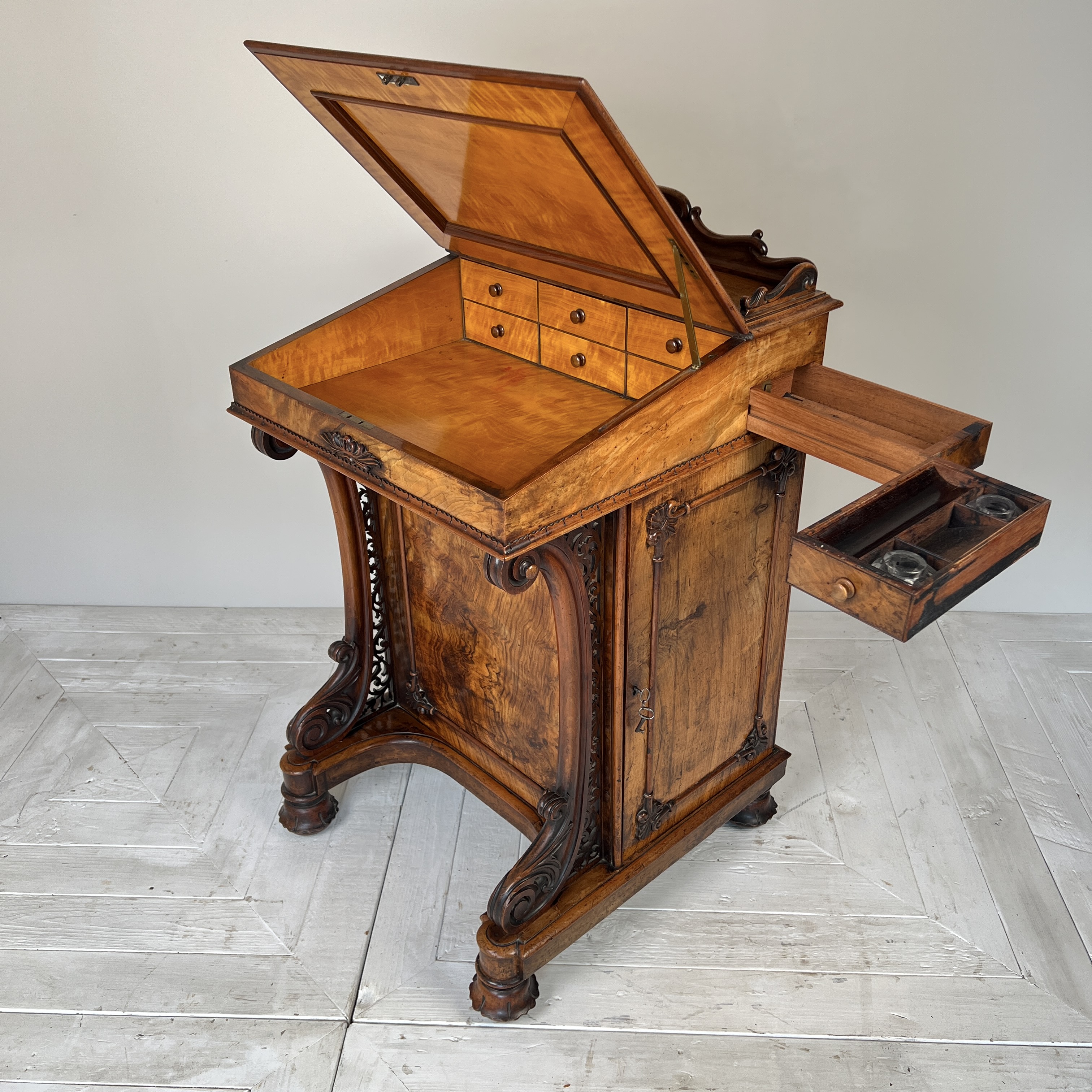 William IV Mahogany And Simulated Rosewood Davenport - Image 7