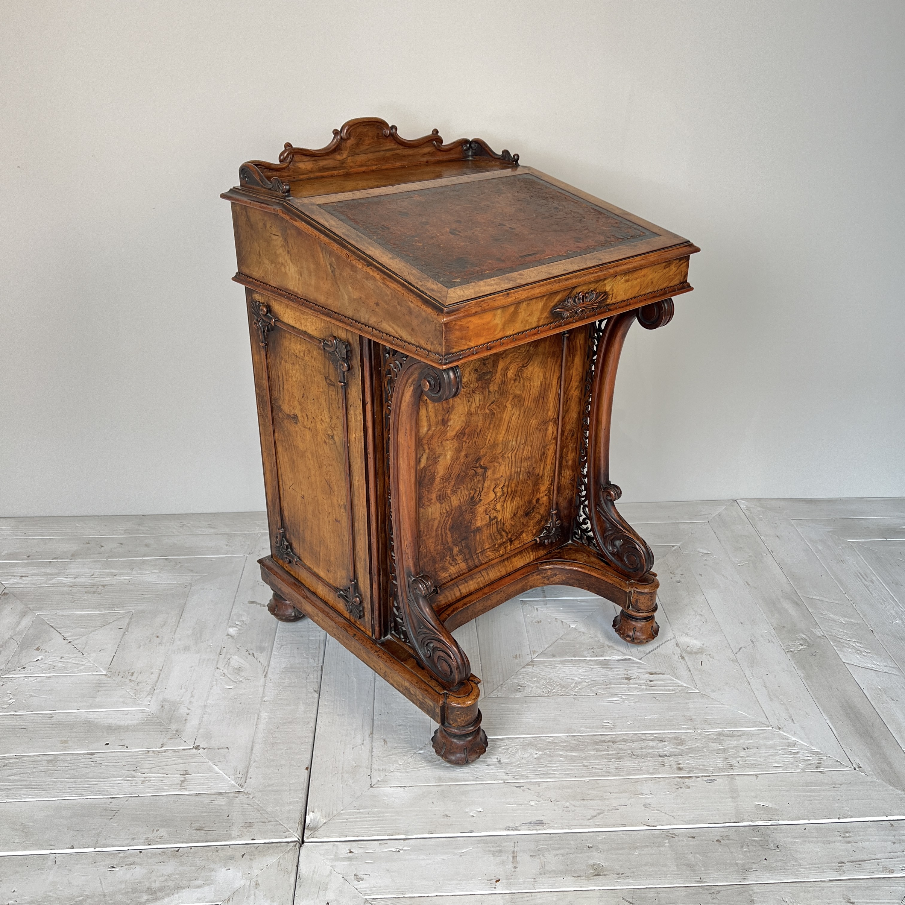 William IV Mahogany And Simulated Rosewood Davenport - Image 5