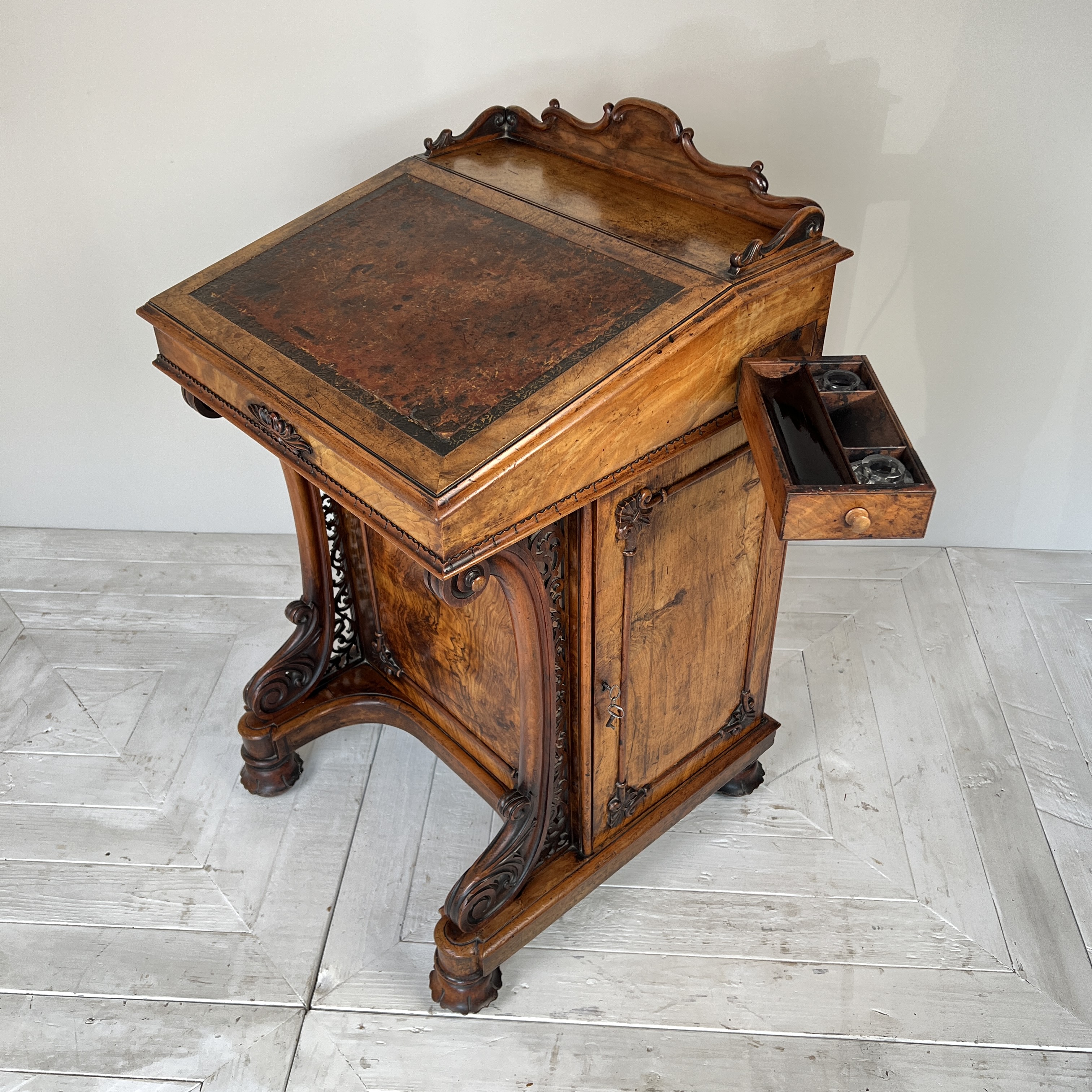 William IV Mahogany And Simulated Rosewood Davenport - Image 6