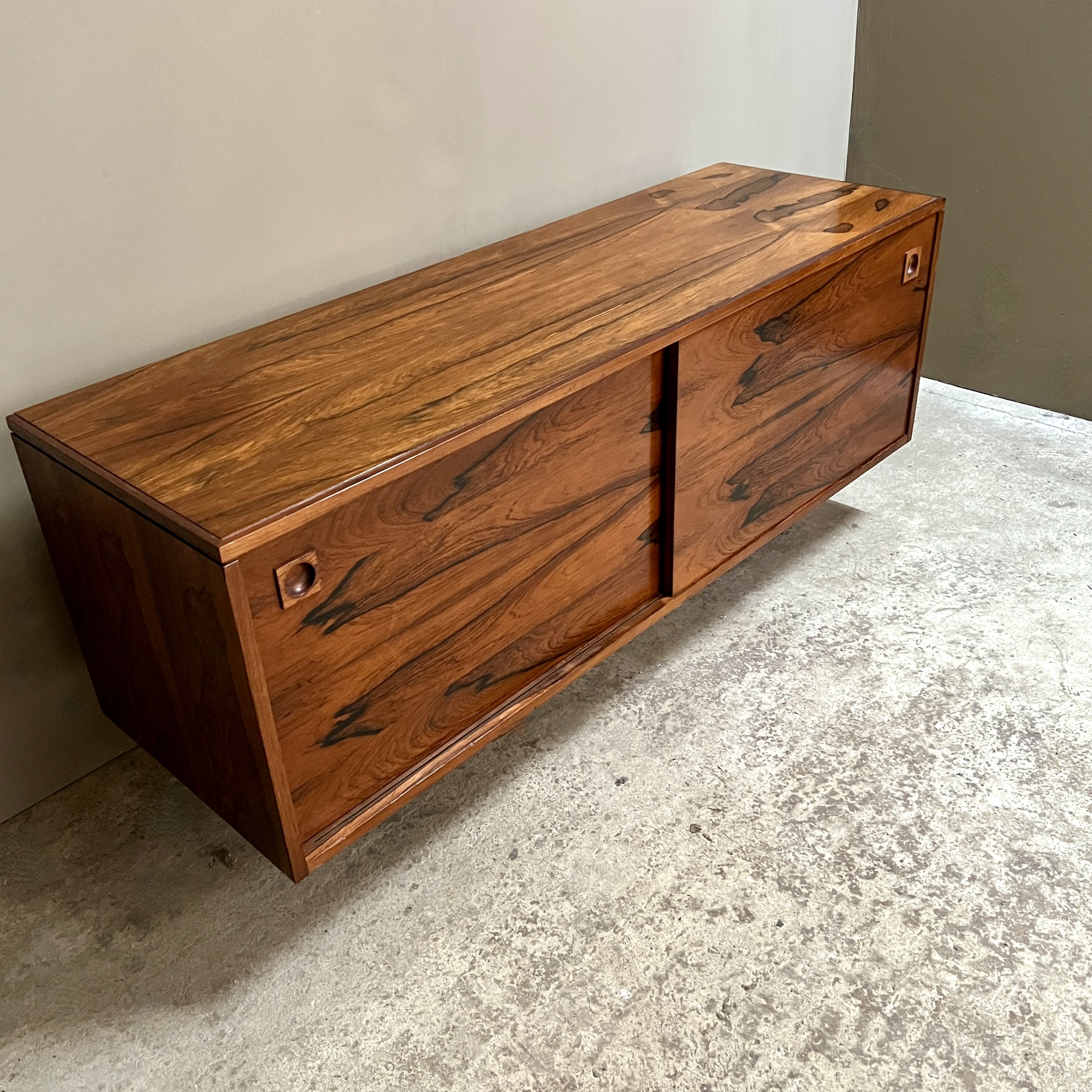 Midcentury Floating Rosewood Sideboard By Robert Heritage - Image 3