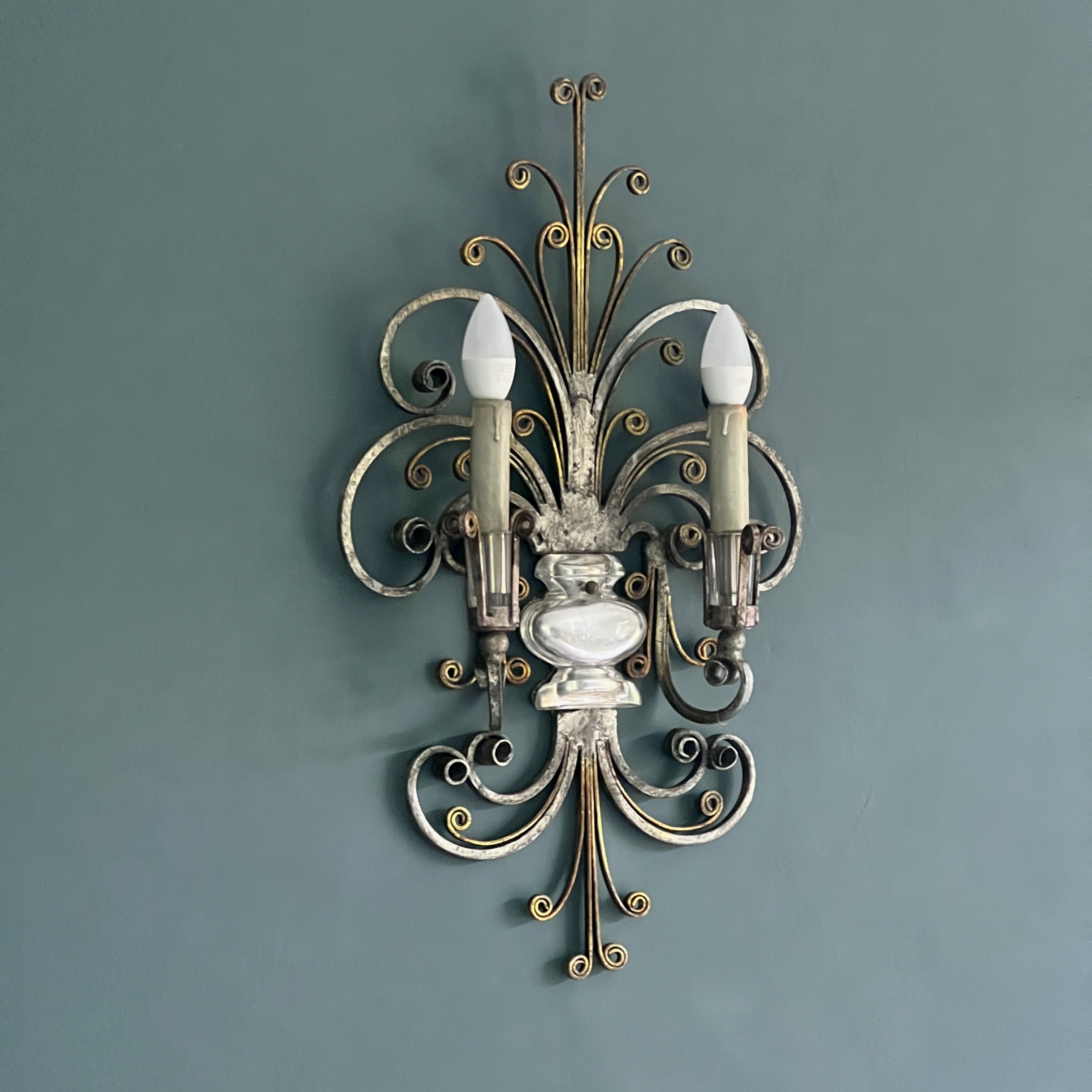 Banci Firenze Gilt Iron And Crystal Wall Light - Image 6