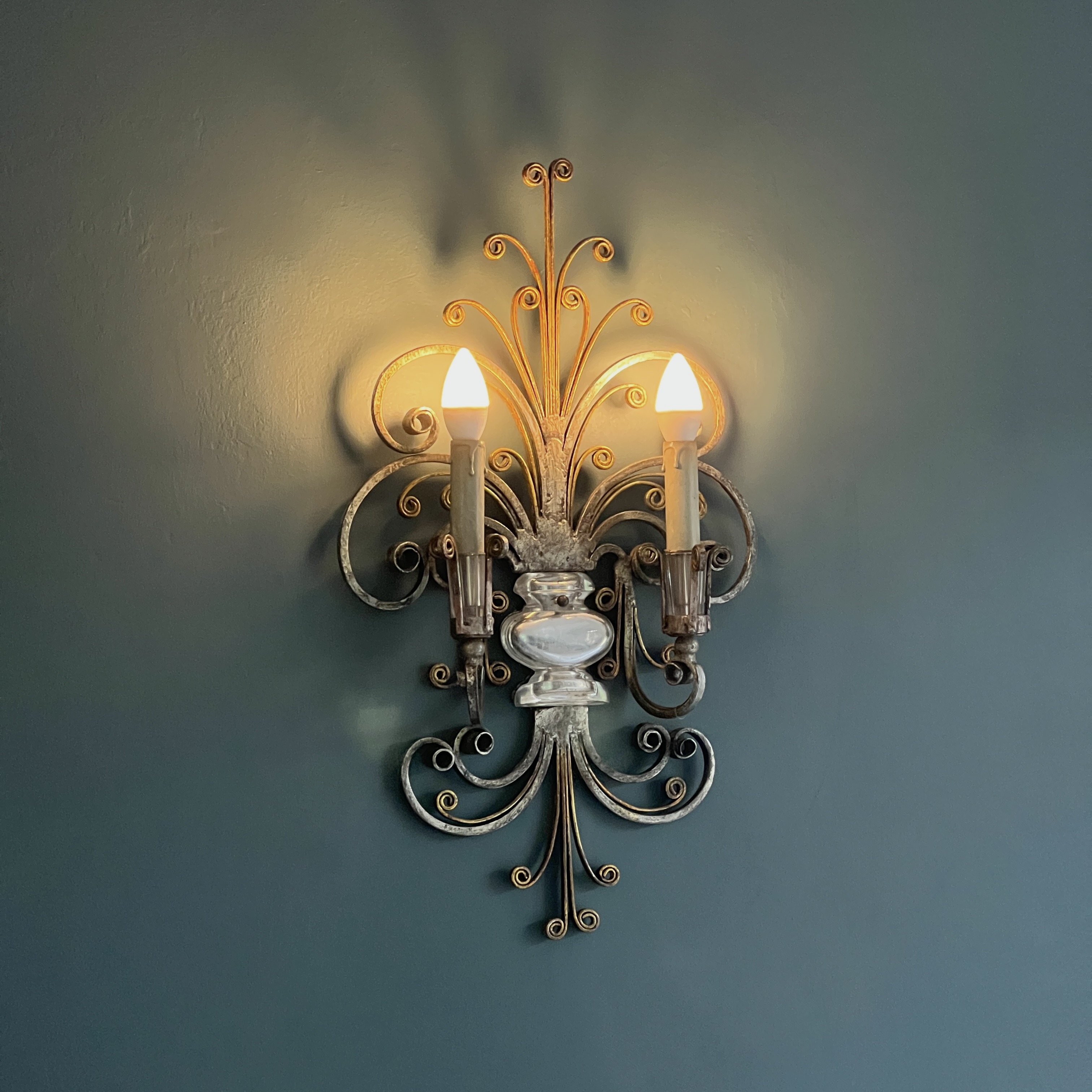 Banci Firenze Gilt Iron And Crystal Wall Light - Image 5
