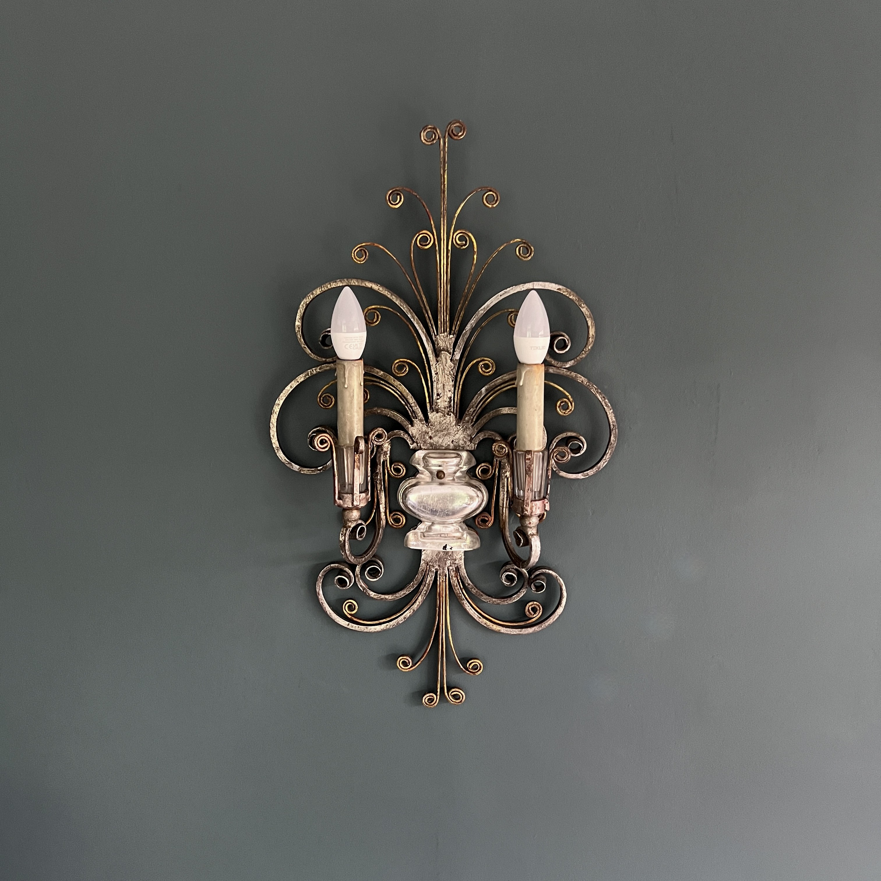 Banci Firenze Gilt Iron And Crystal Wall Light - Image 9