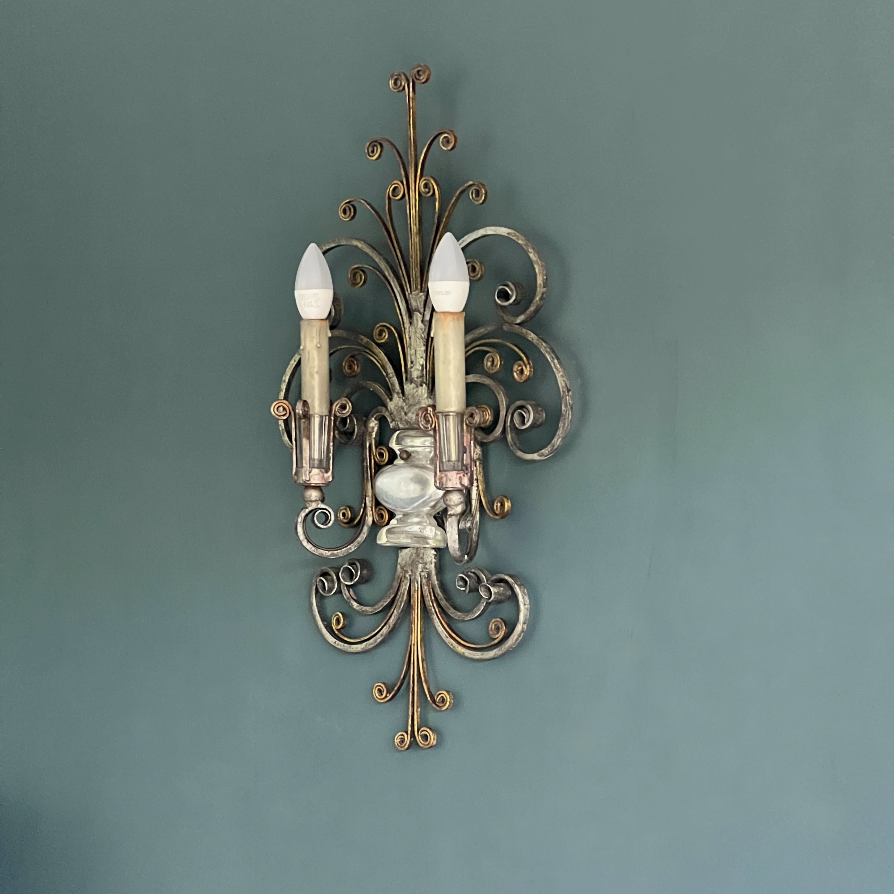 Banci Firenze Gilt Iron And Crystal Wall Light - Image 8