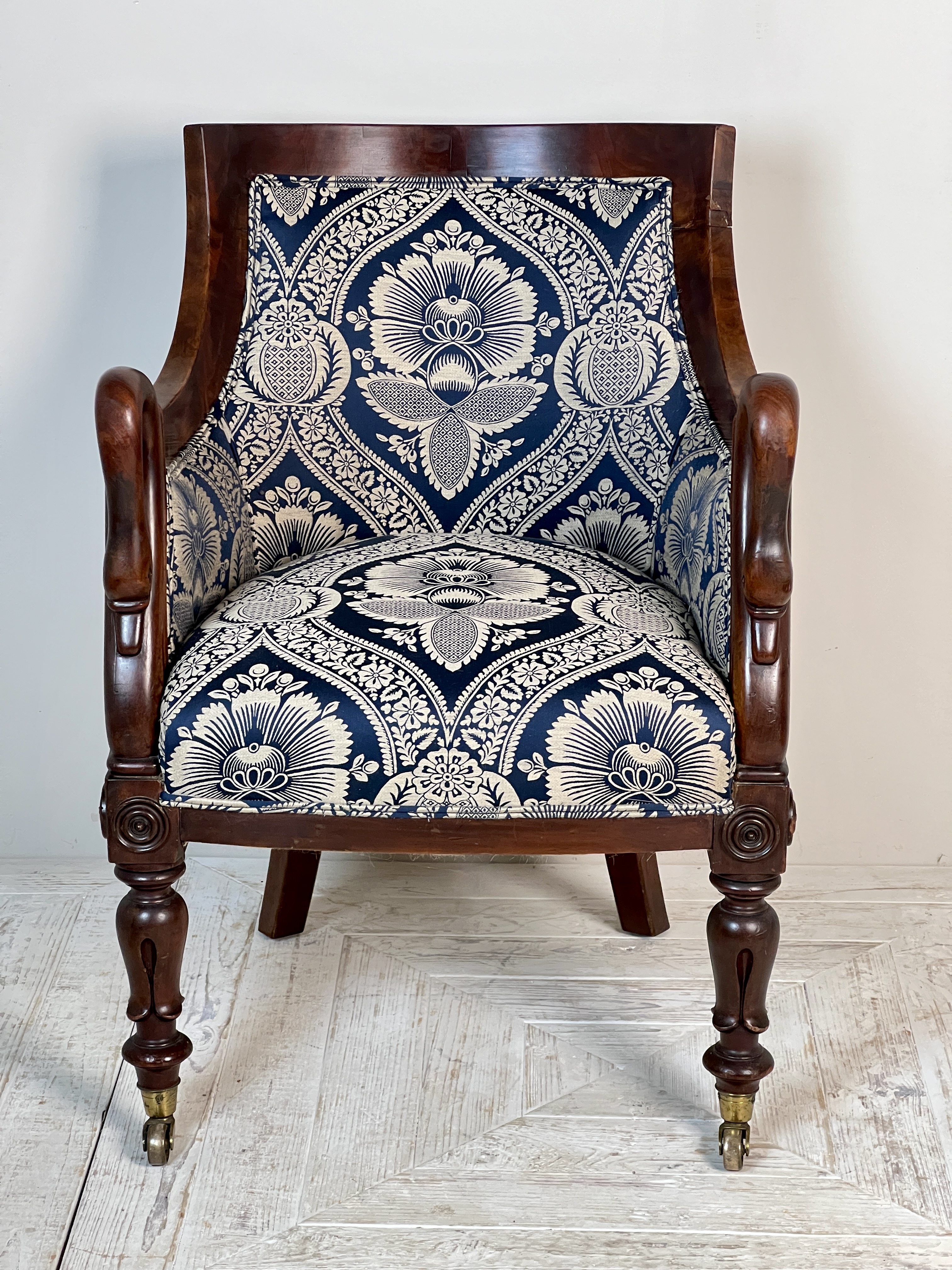 A William IV Mahogany Swan Neck Armchair - Image 3