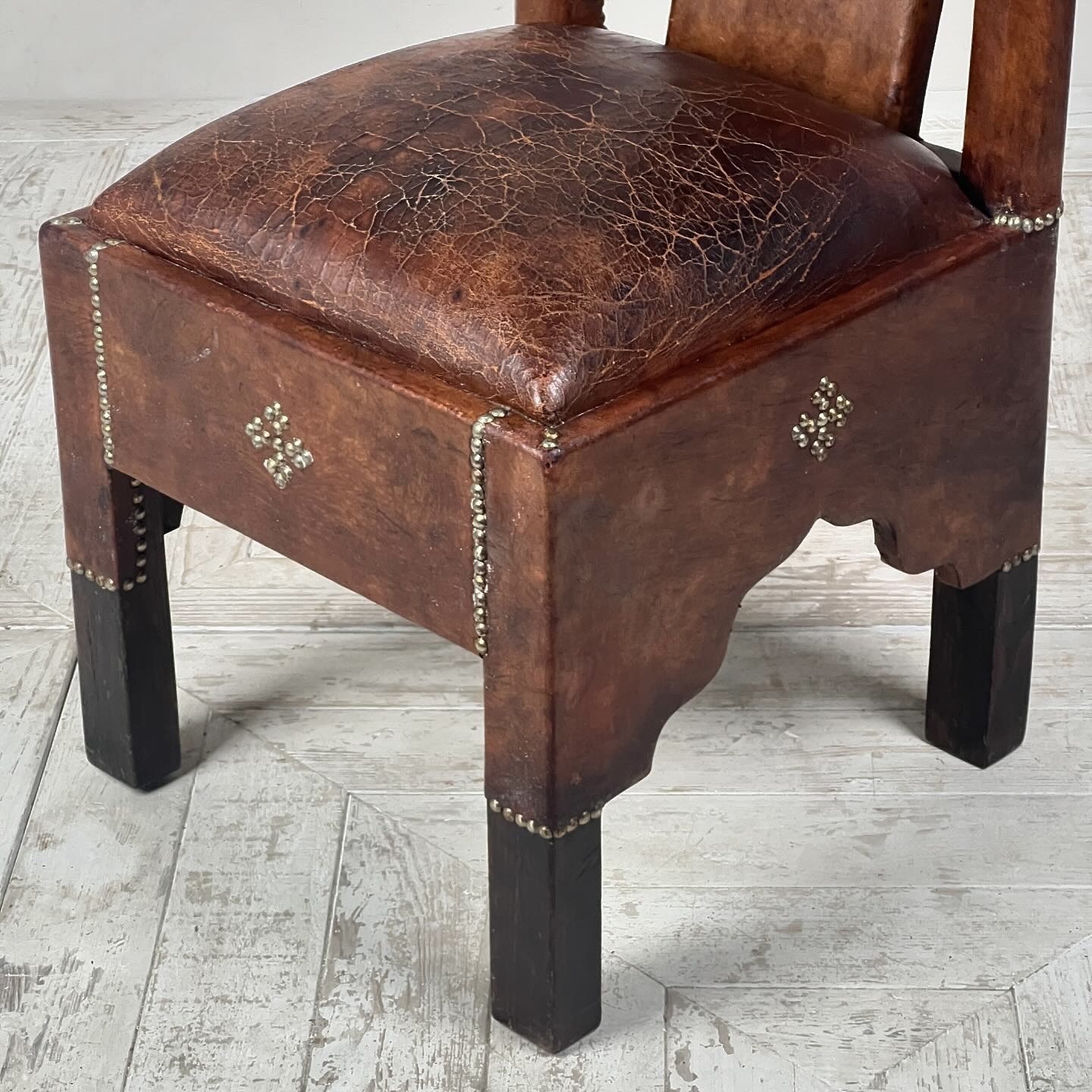 A Diminutive French Art Deco Leather Berber Armchair - Image 7
