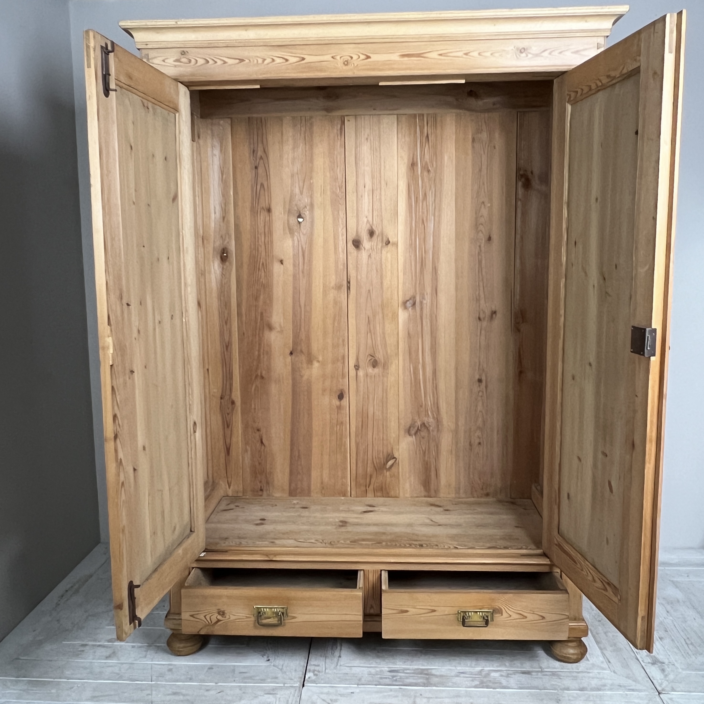 Continental Pine Art Nouveau Knockdown Wardrobe - Image 4