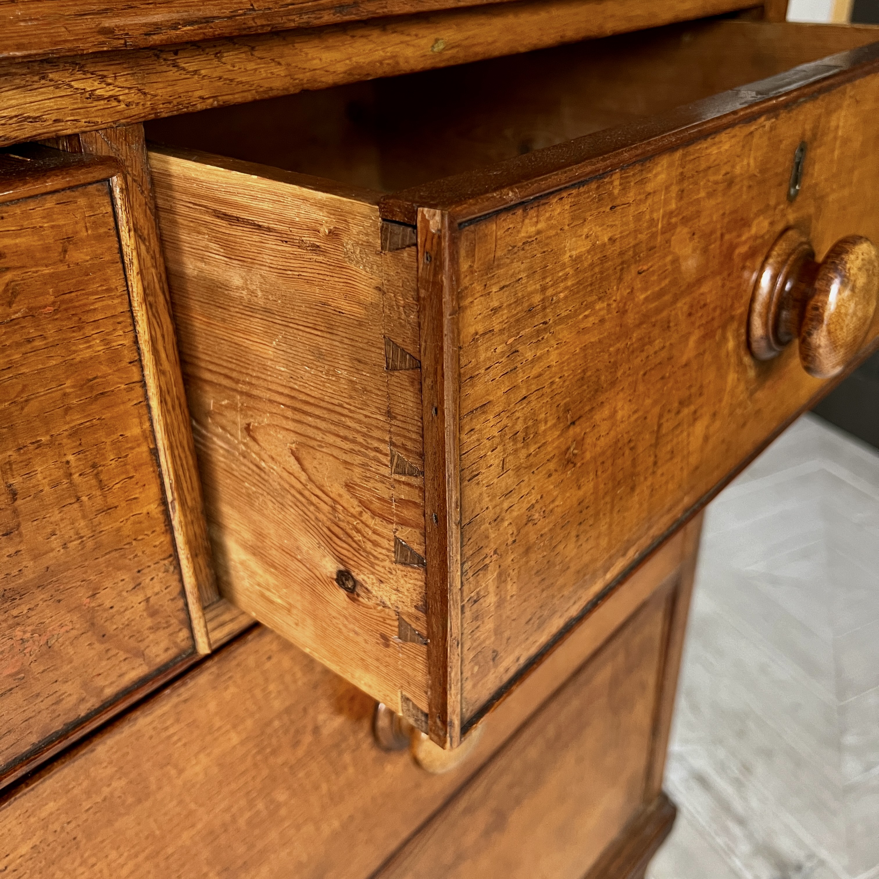 19Th Century Welsh Oak Housekeepers Cupboard Or Linen Press - Image 10