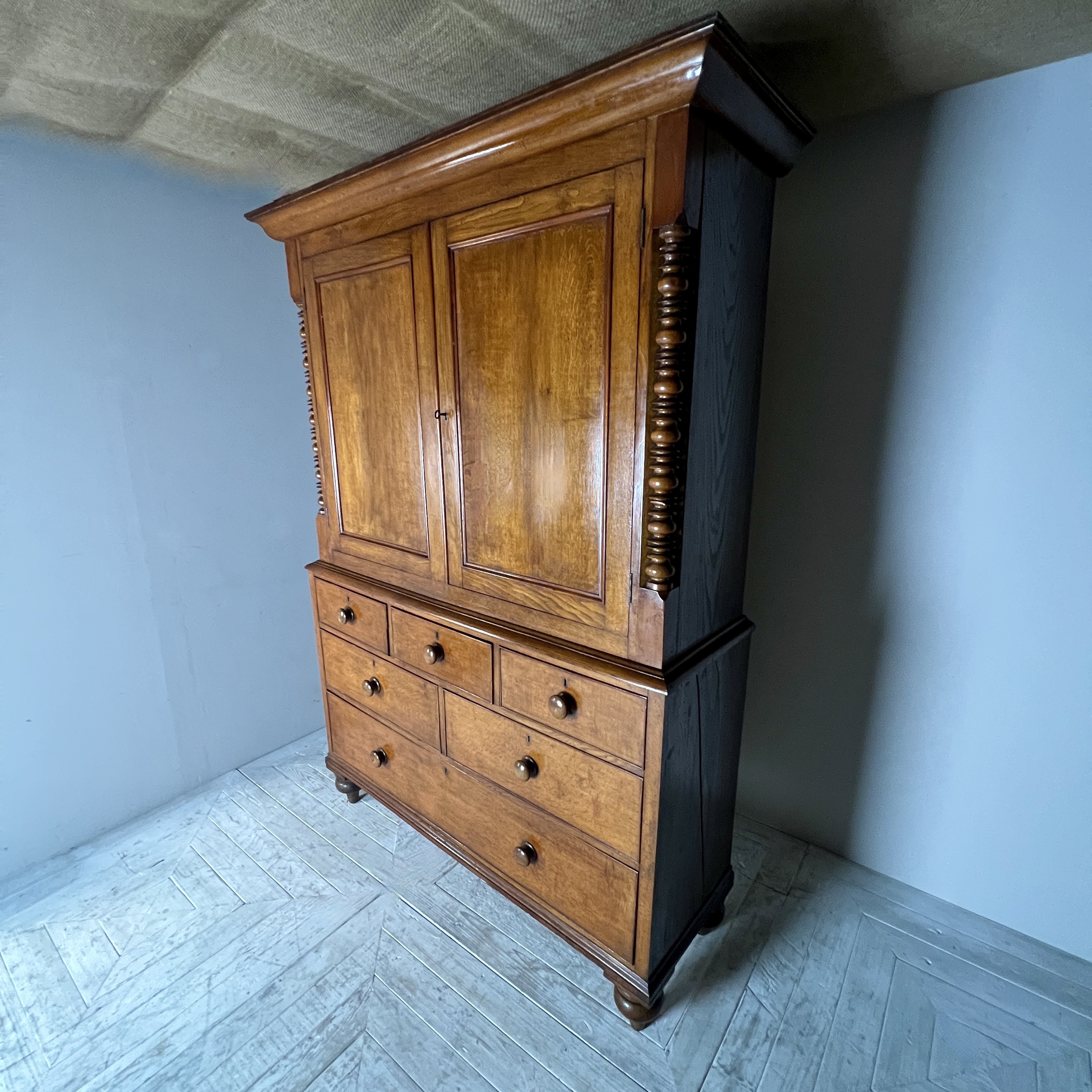 19Th Century Welsh Oak Housekeepers Cupboard Or Linen Press - Image 4