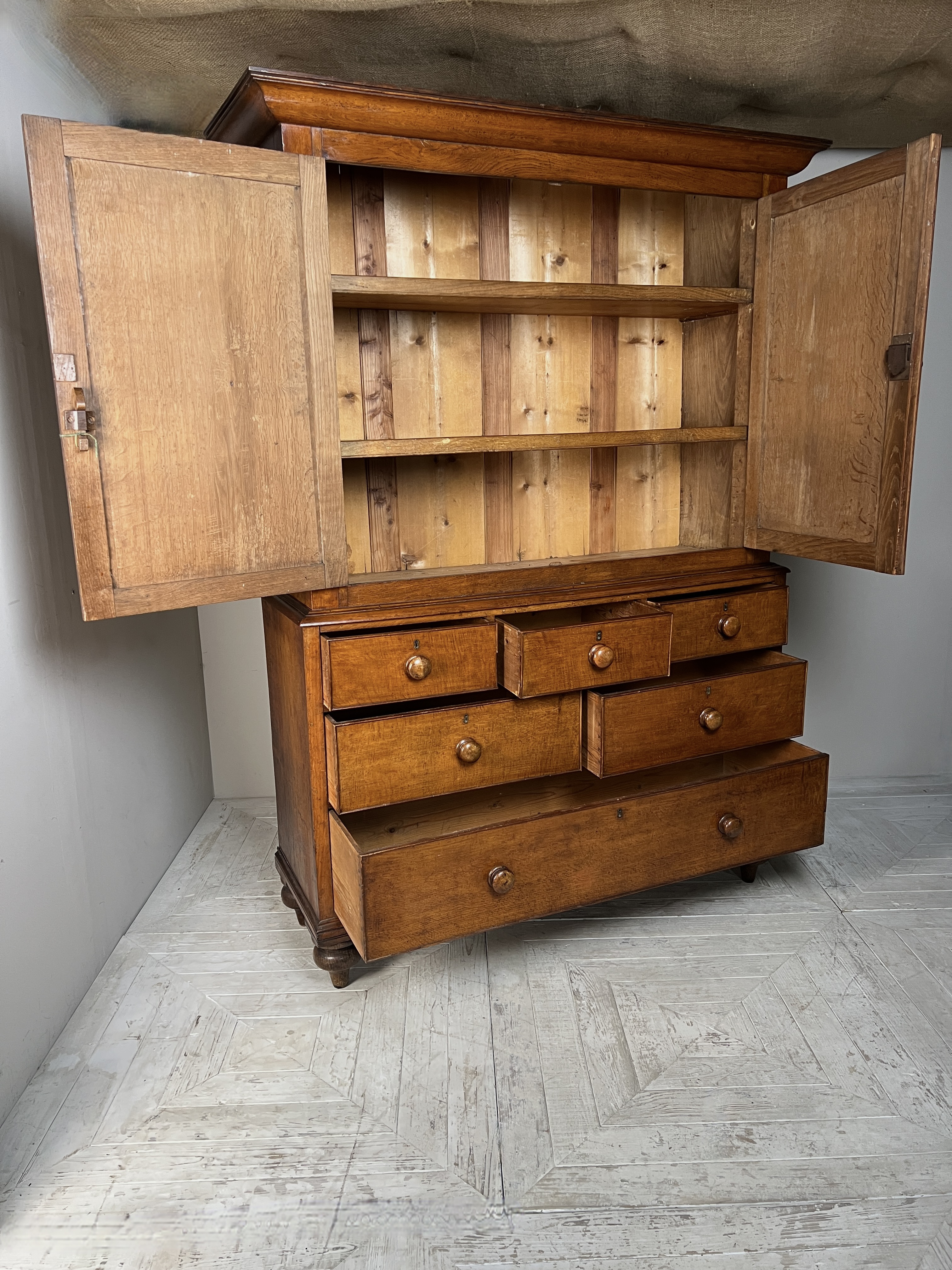 19Th Century Welsh Oak Housekeepers Cupboard Or Linen Press - Image 5
