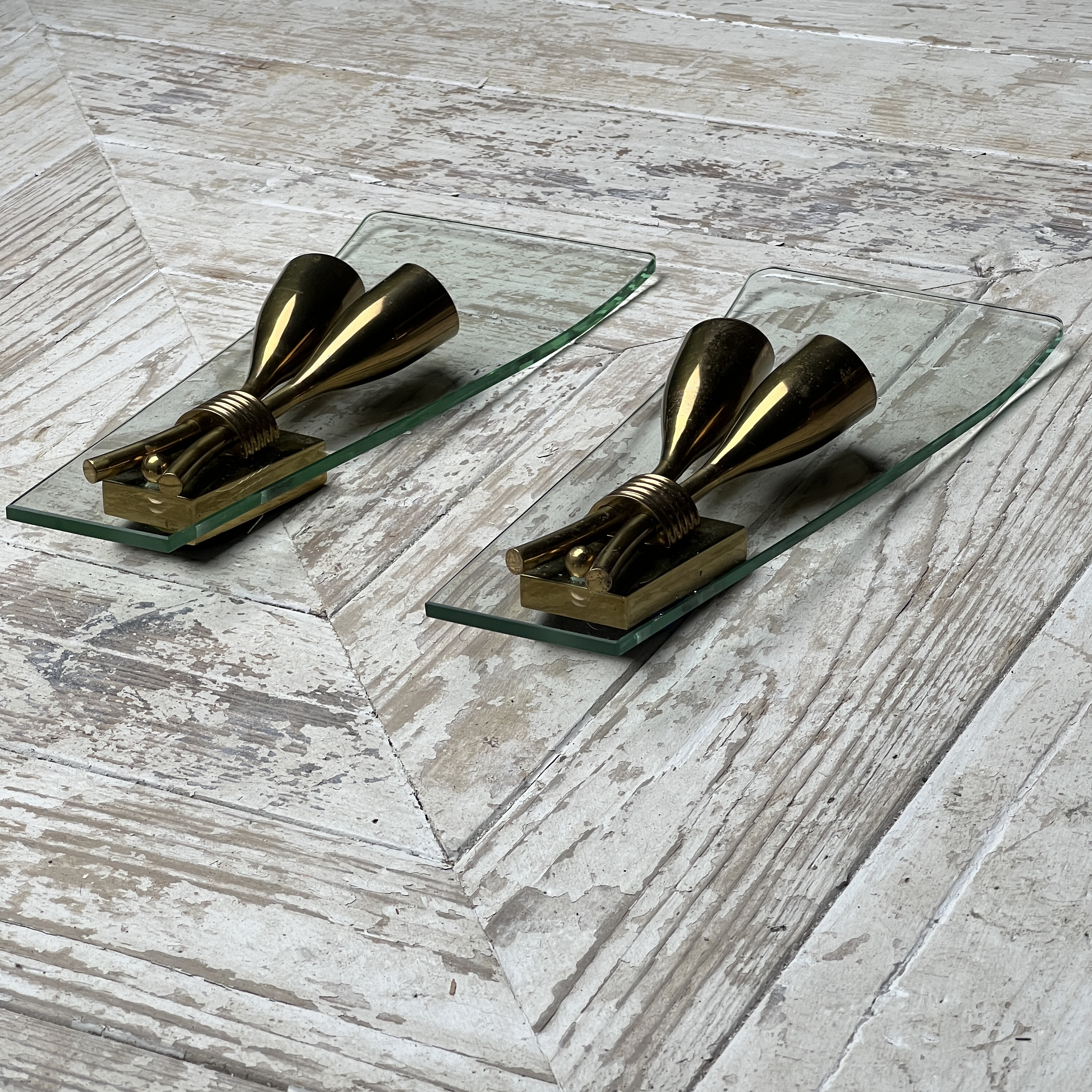 Pair Of 1950S Italian Mid-Century Modern Curved Glass Wall Light Sconces - Image 8