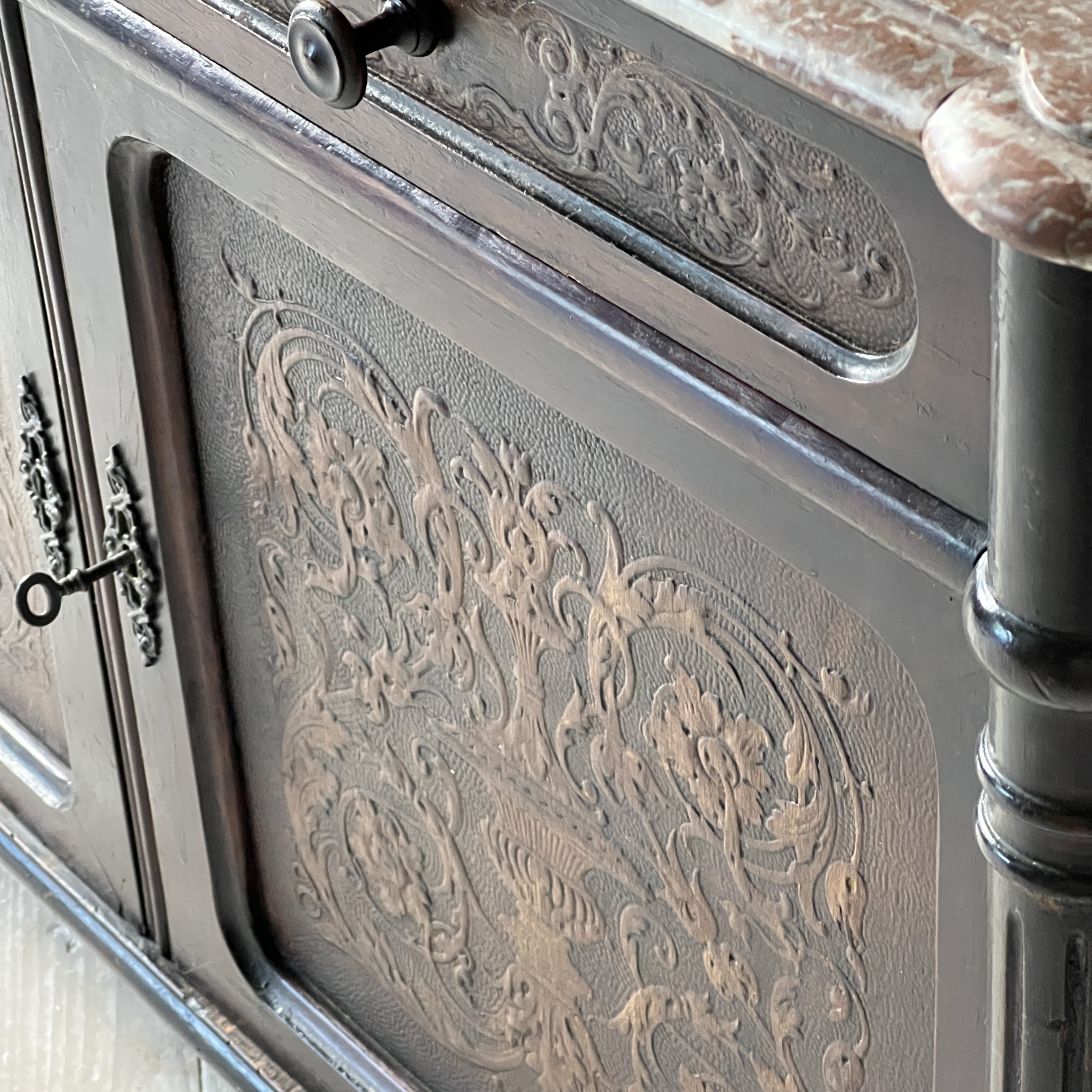 French Antique Marble Topped And Leathered Washstand - Image 8