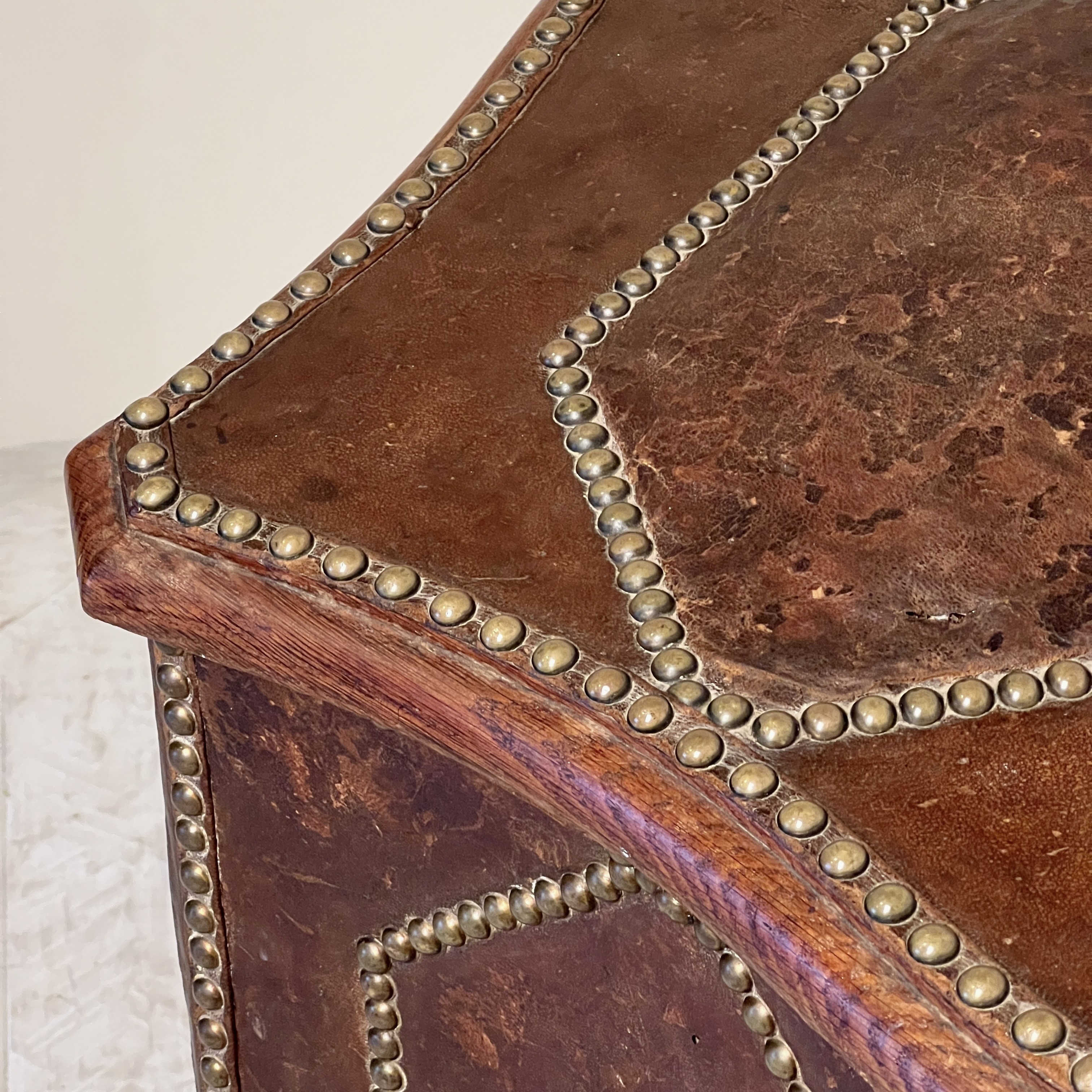 A 19th Century French Oak And Leather Log Or Storage Box - Image 8