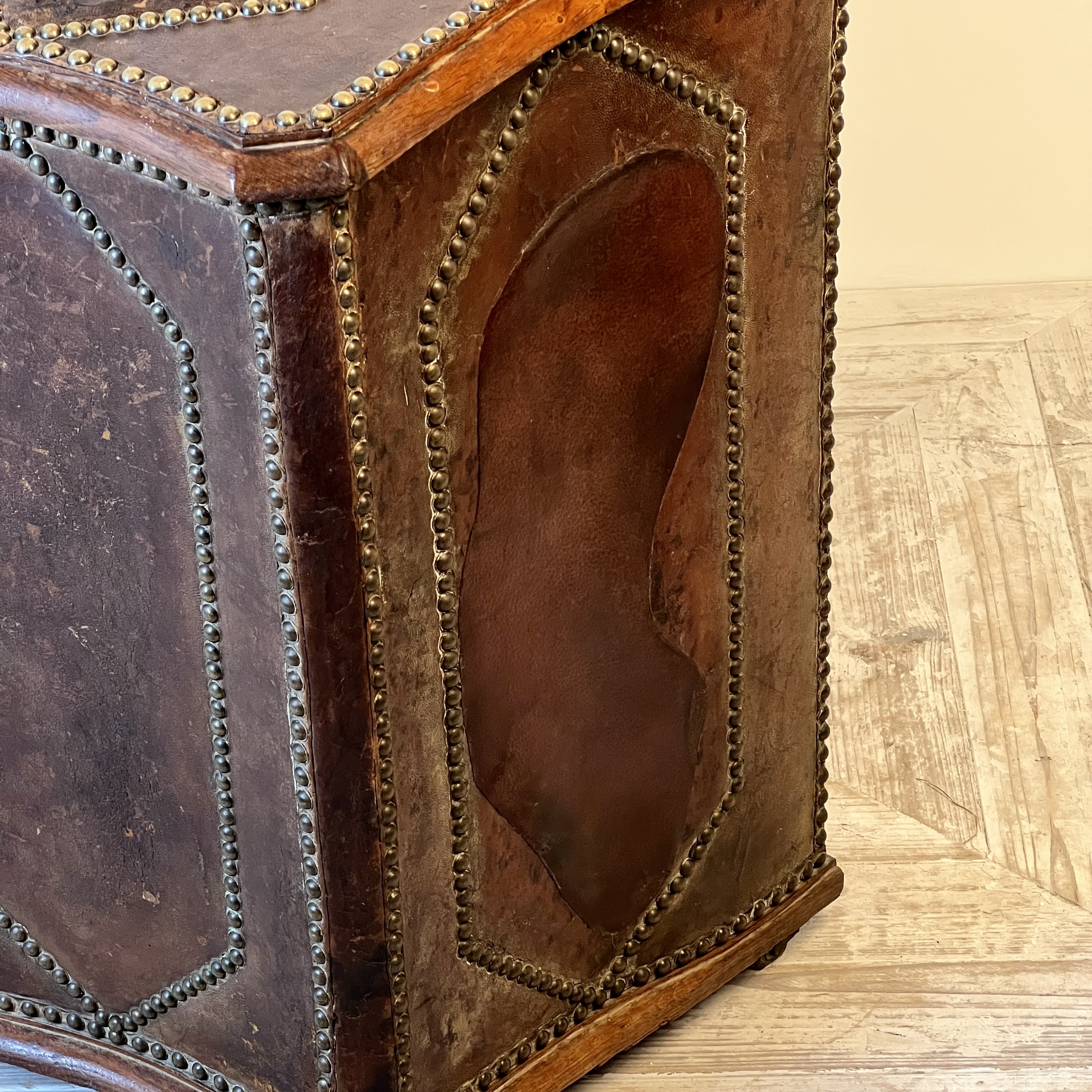 A 19th Century French Oak And Leather Log Or Storage Box - Image 9