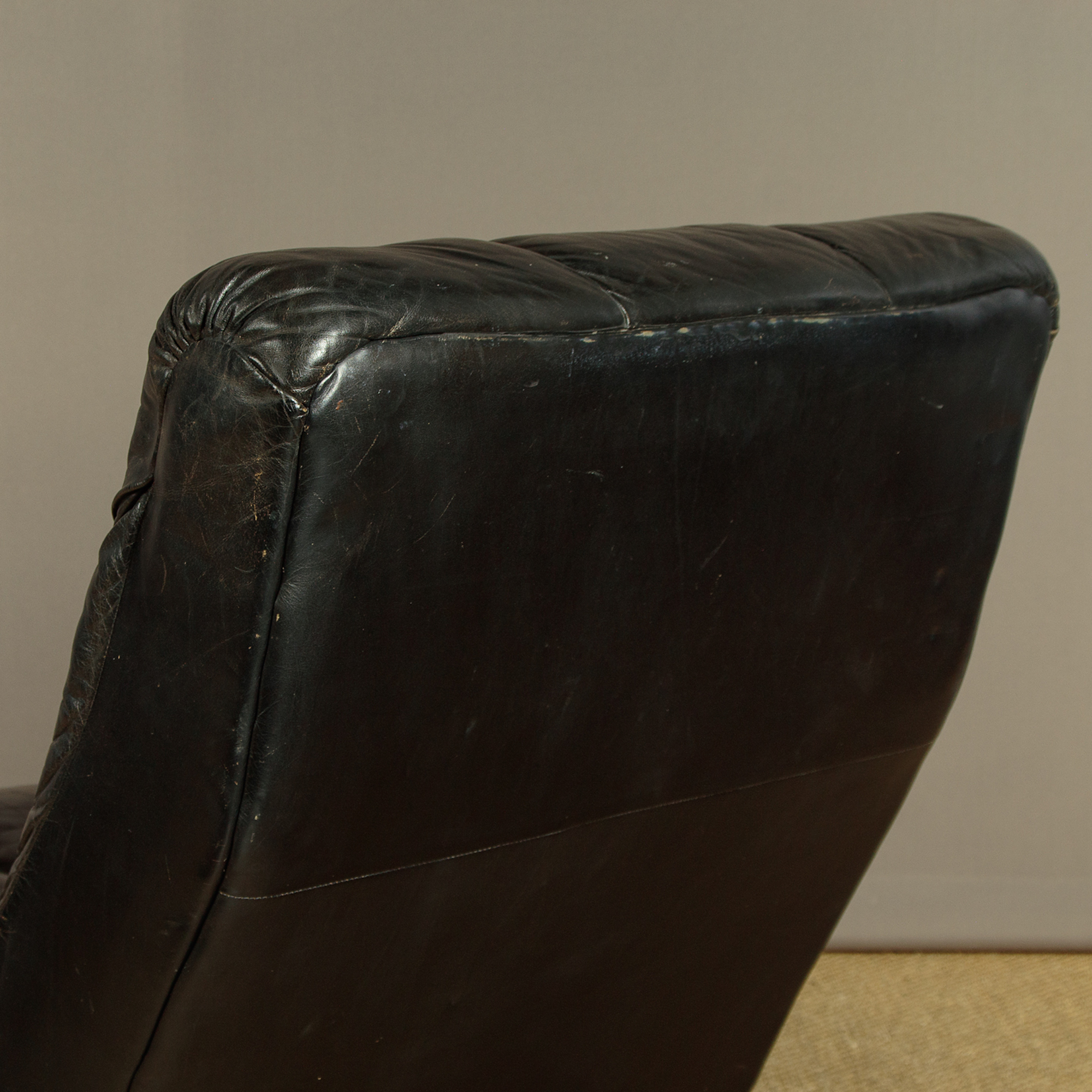 Vintage Tetrad Modular Leather Sofa - Image 15