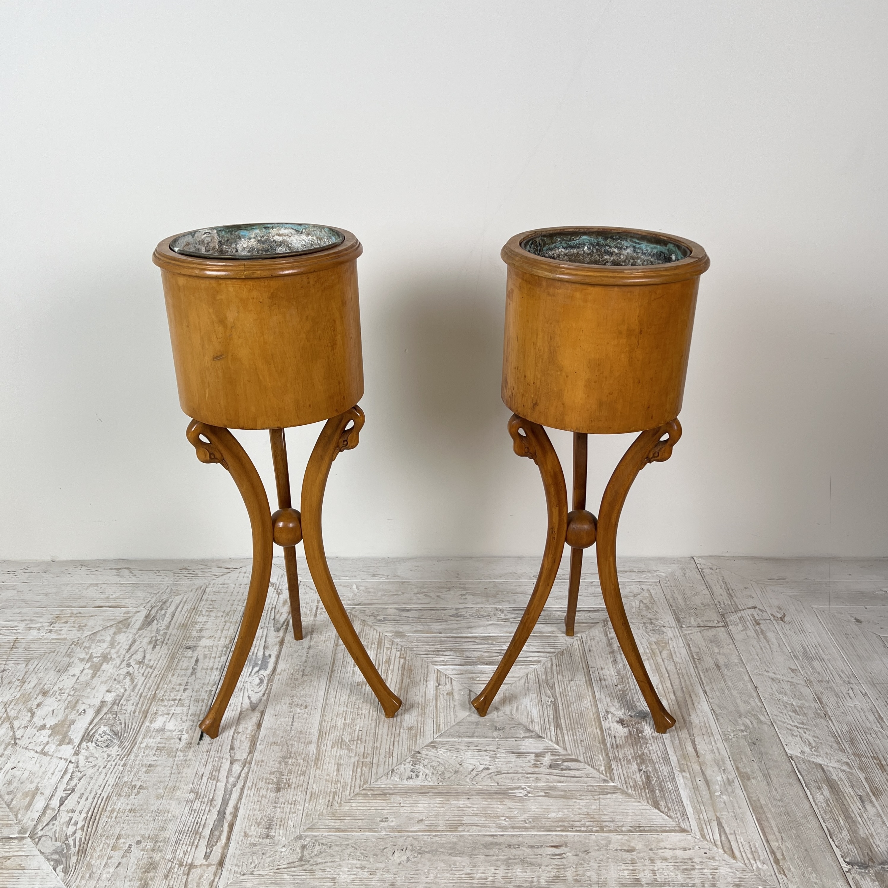 A Pair Of Empire Style Swan-Neck Circular Fruitwood Planter Jardinières - Image 7