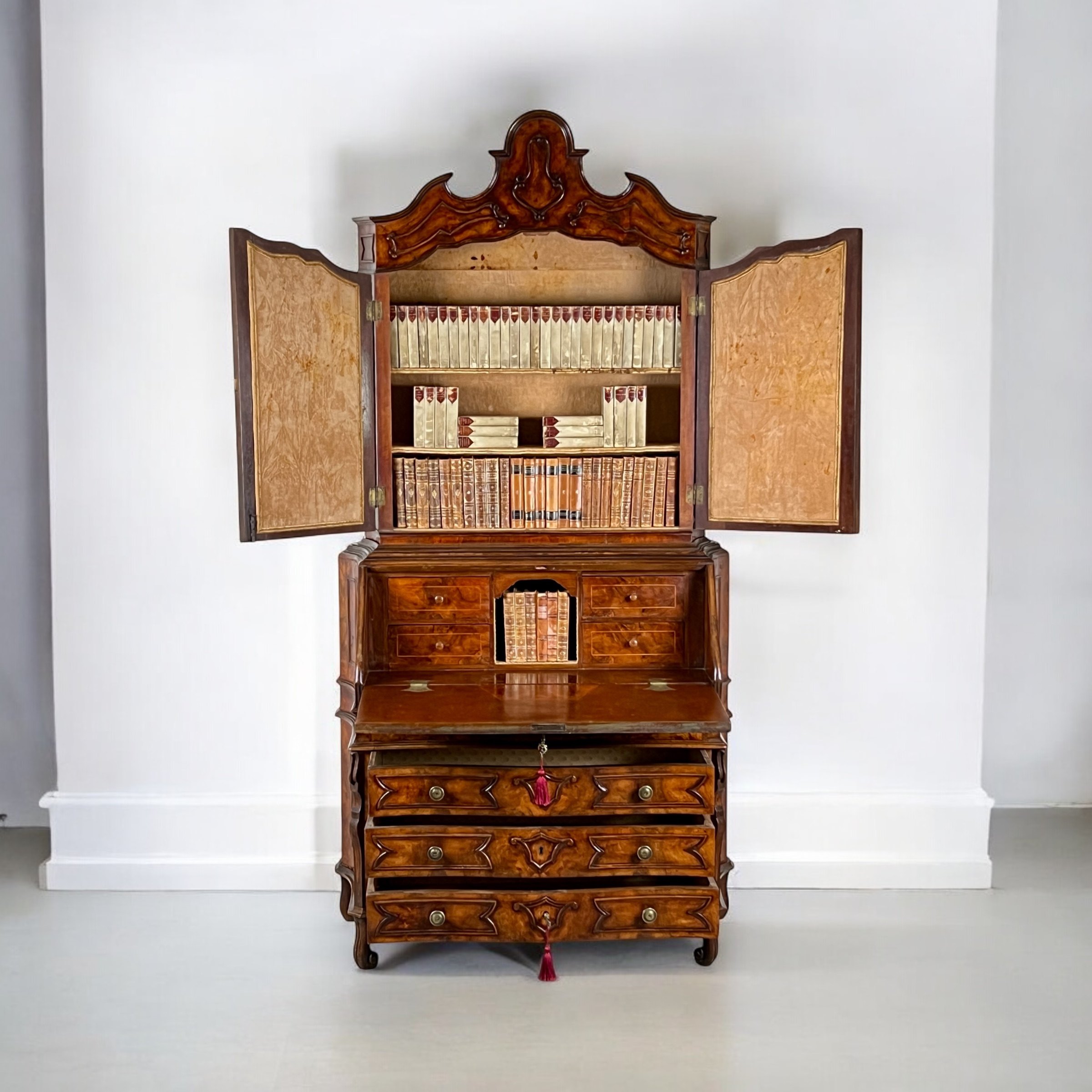 A 19Th Century Venetian Mirrored Bureau Bookcase In Briar Wood - Image 4