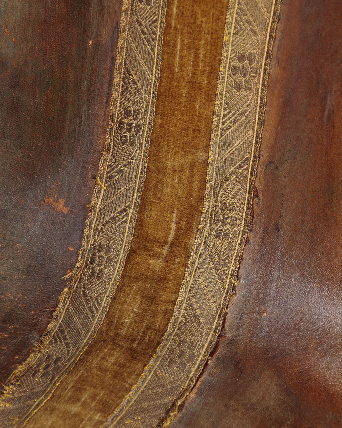French Belle Époque Leather Banquette Sofa Circa 1900, With Velvet Trim - Image 9