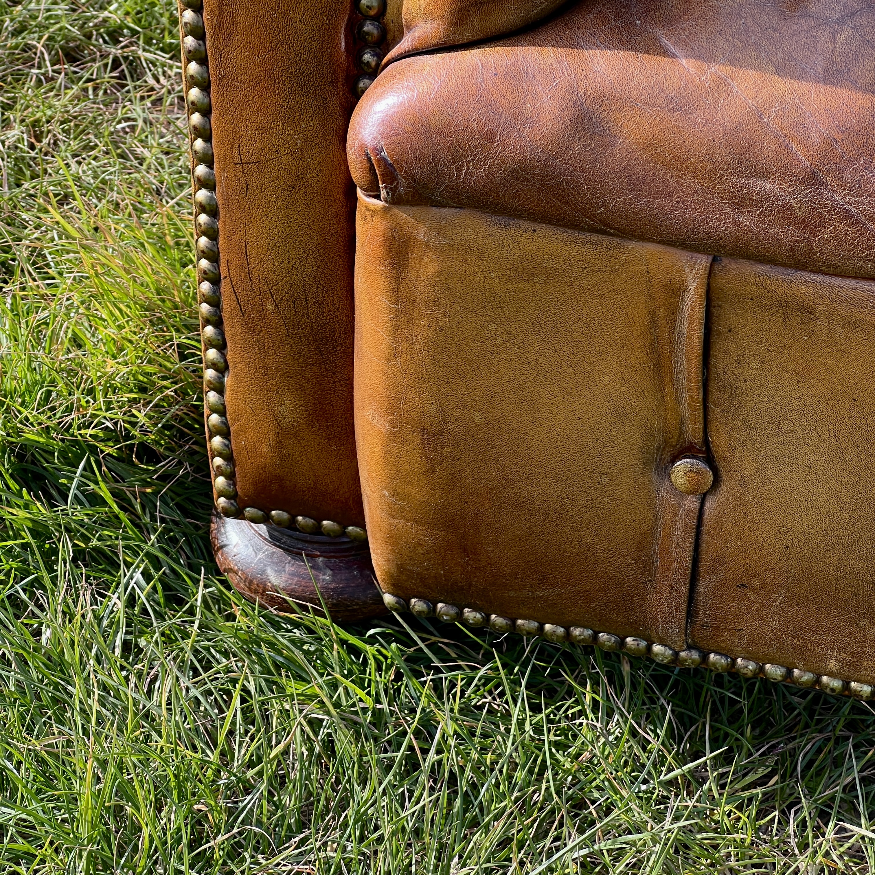 Antique Chesterfield Sofa 2 Seater Brown Leather Button Tufted Classic - Image 5
