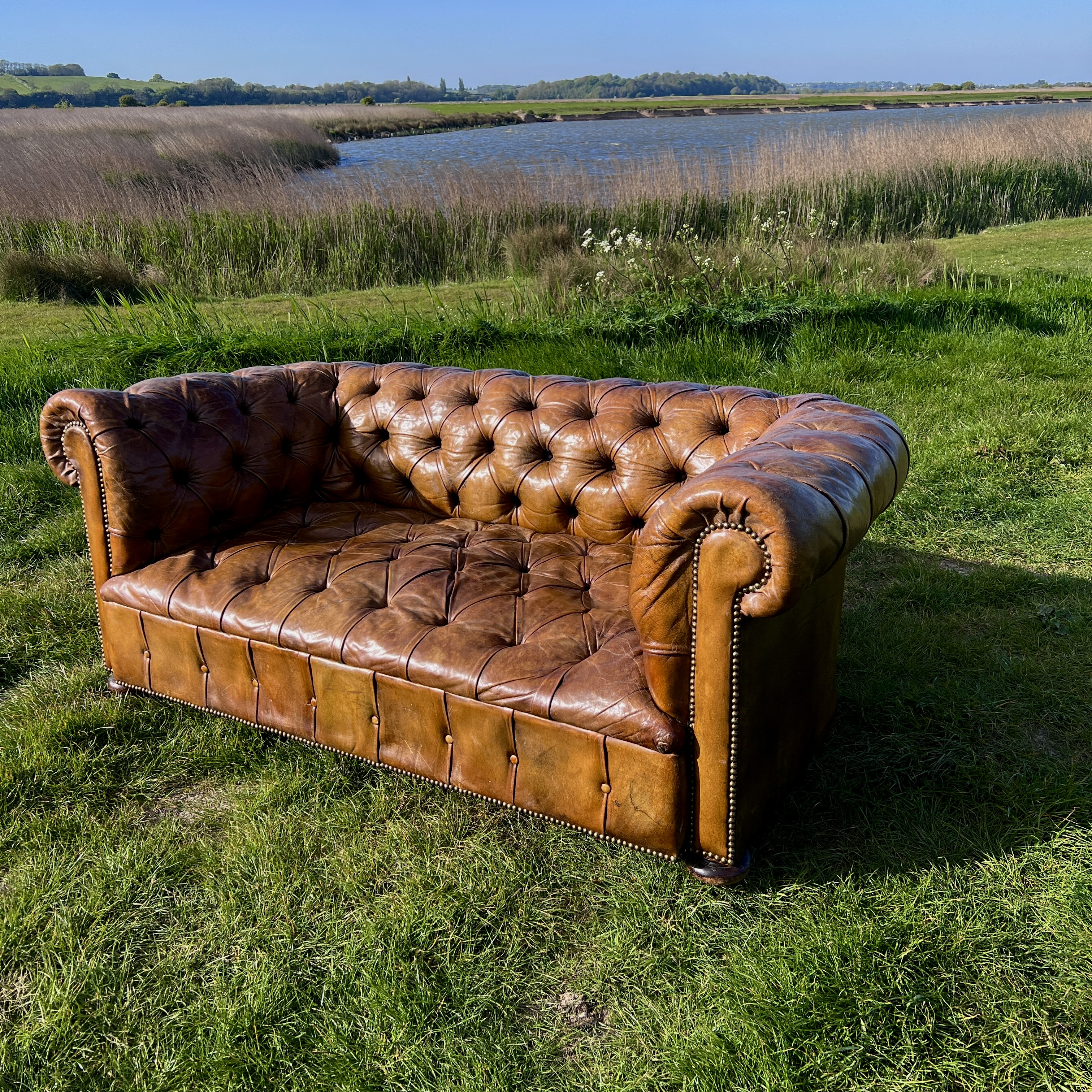 Antique Chesterfield Sofa 2 Seater Brown Leather Button Tufted Classic - Image 4
