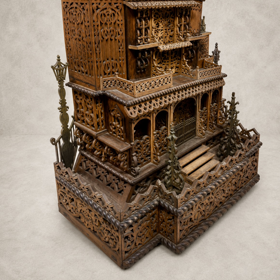 Large architectural fretwork clock case, late 19th/early 20th century, carved wood 99cm - Image 5