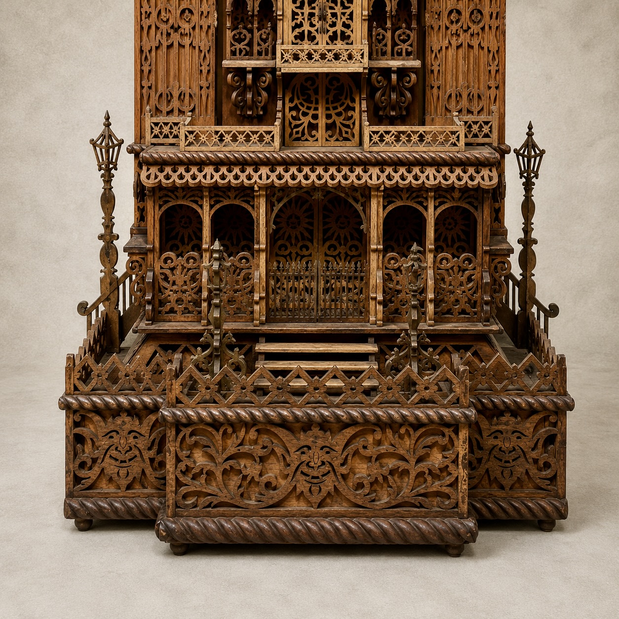 Large architectural fretwork clock case, late 19th/early 20th century, carved wood 99cm - Image 7