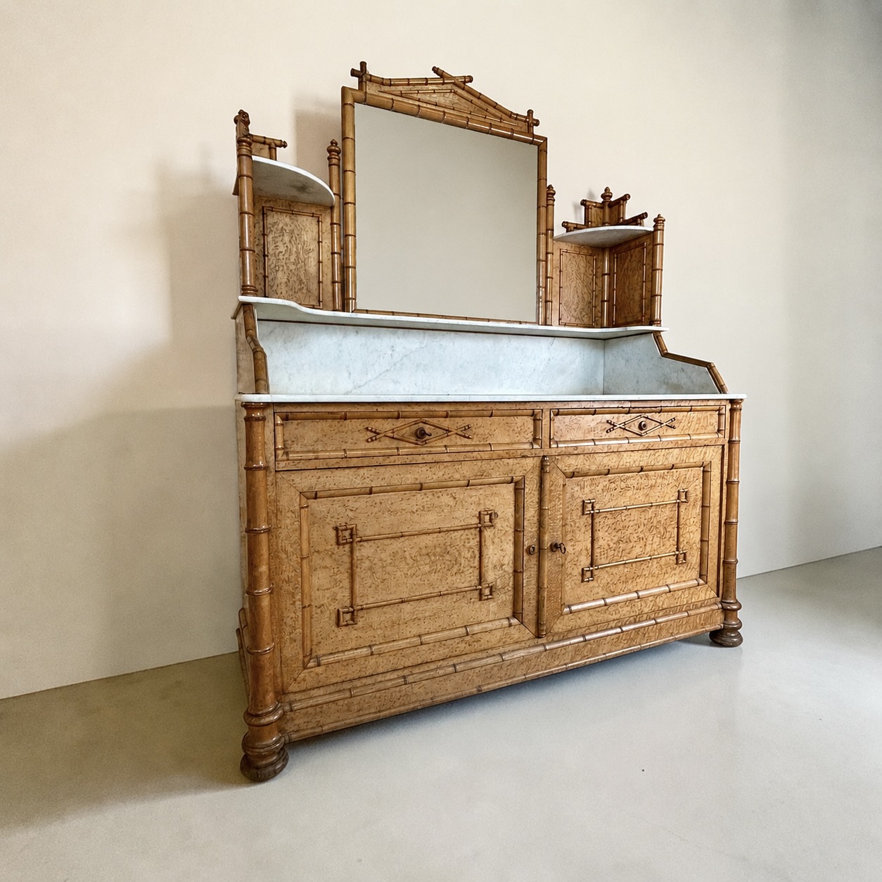 French Faux‑Bamboo Bird’s‑Eye Maple Marble Washstand, c.1890 - Image 6