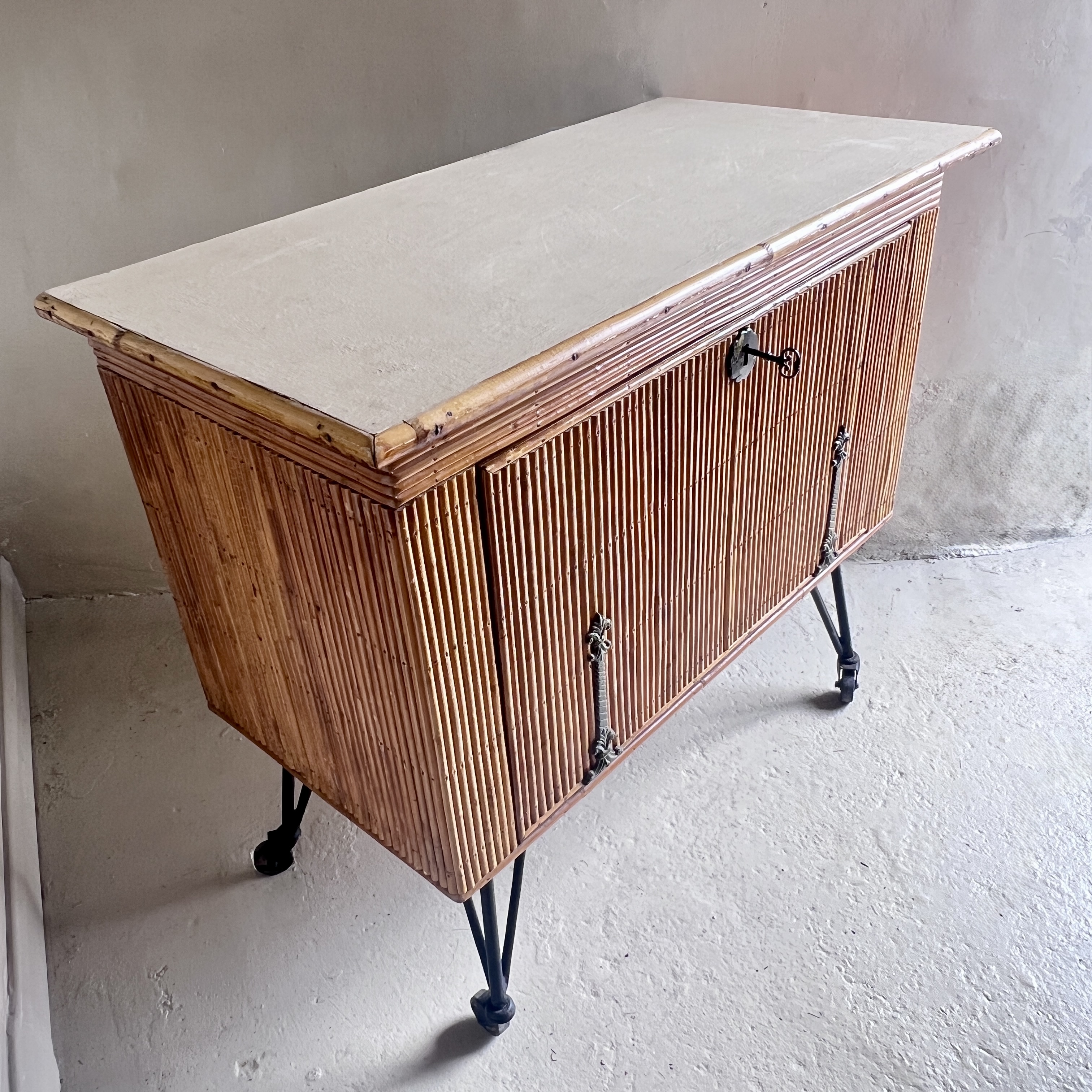 French Mid‑Century Bamboo Drinks Cabinet on Cast‑Iron Legs - Image 5