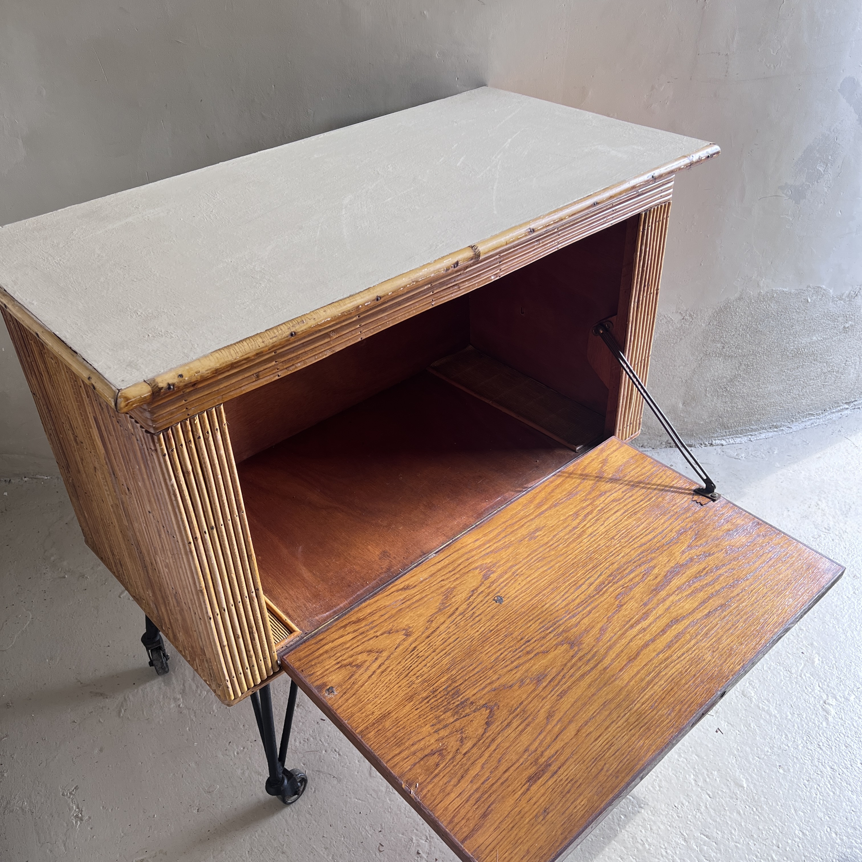 French Mid‑Century Bamboo Drinks Cabinet on Cast‑Iron Legs - Image 6