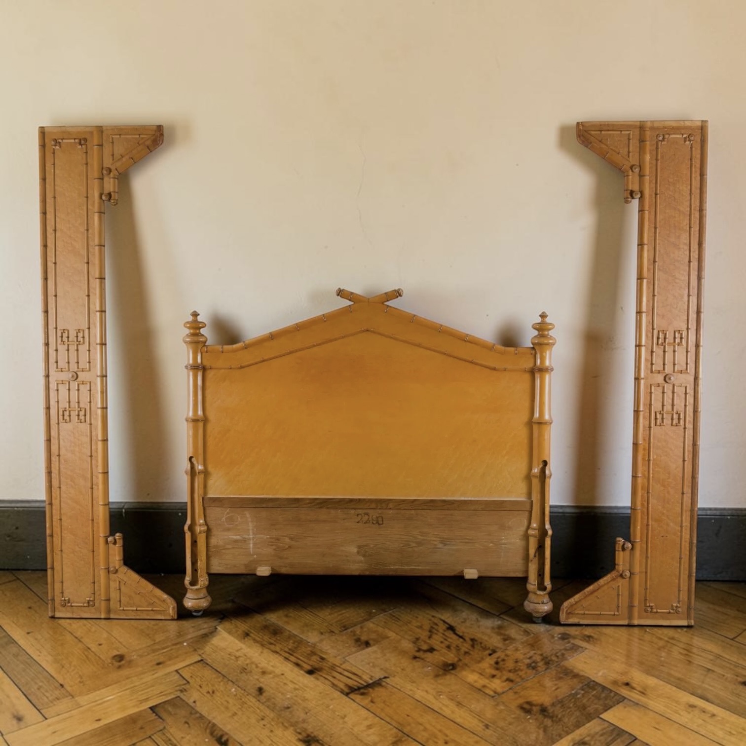 French Faux‑Bamboo Bird’s‑Eye Maple Marble Washstand, c.1890 - Image 11