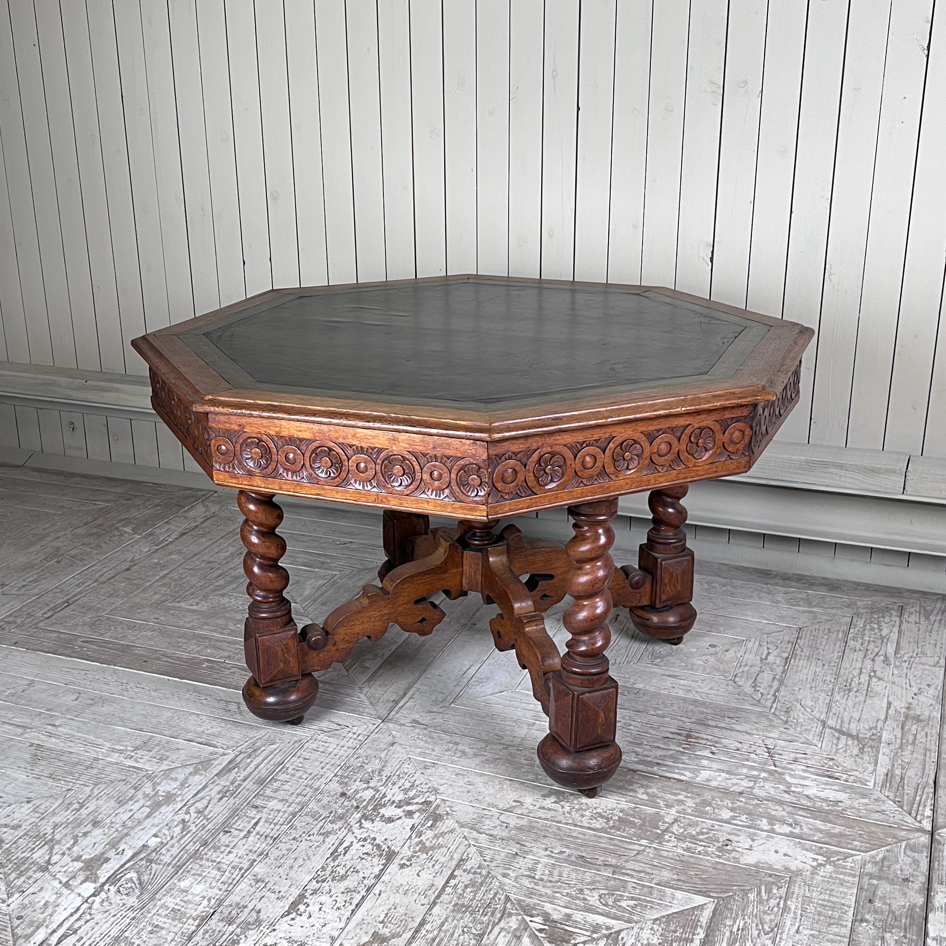 Fine Victorian Gothic Revival Octagonal Oak Library Centre Table – W. Williamson & Sons, Guildford - Image 3