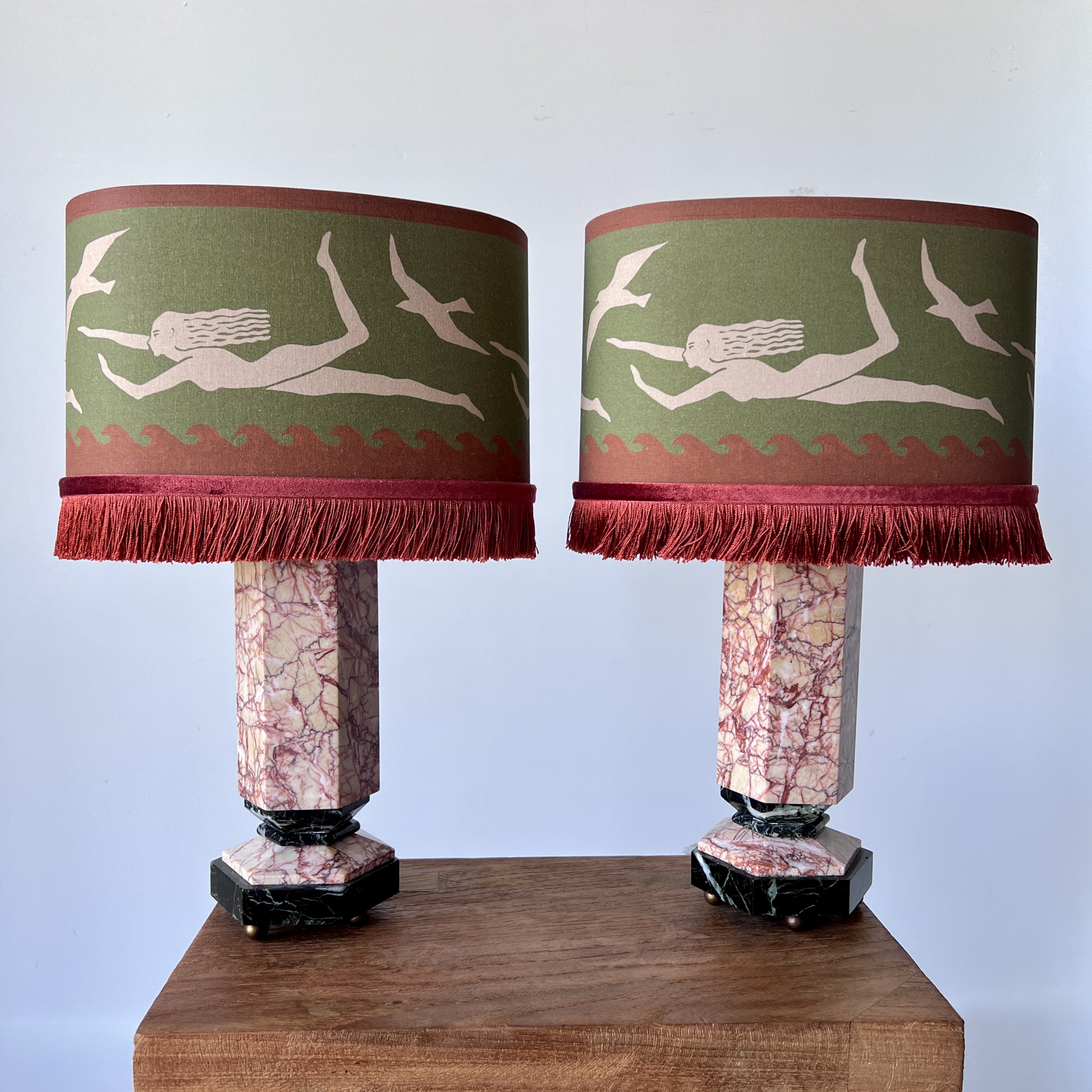 Pair of Italian Mid-Century Modern Two-Tone Marble Table Lamps with Bespoke Shades - Image 2