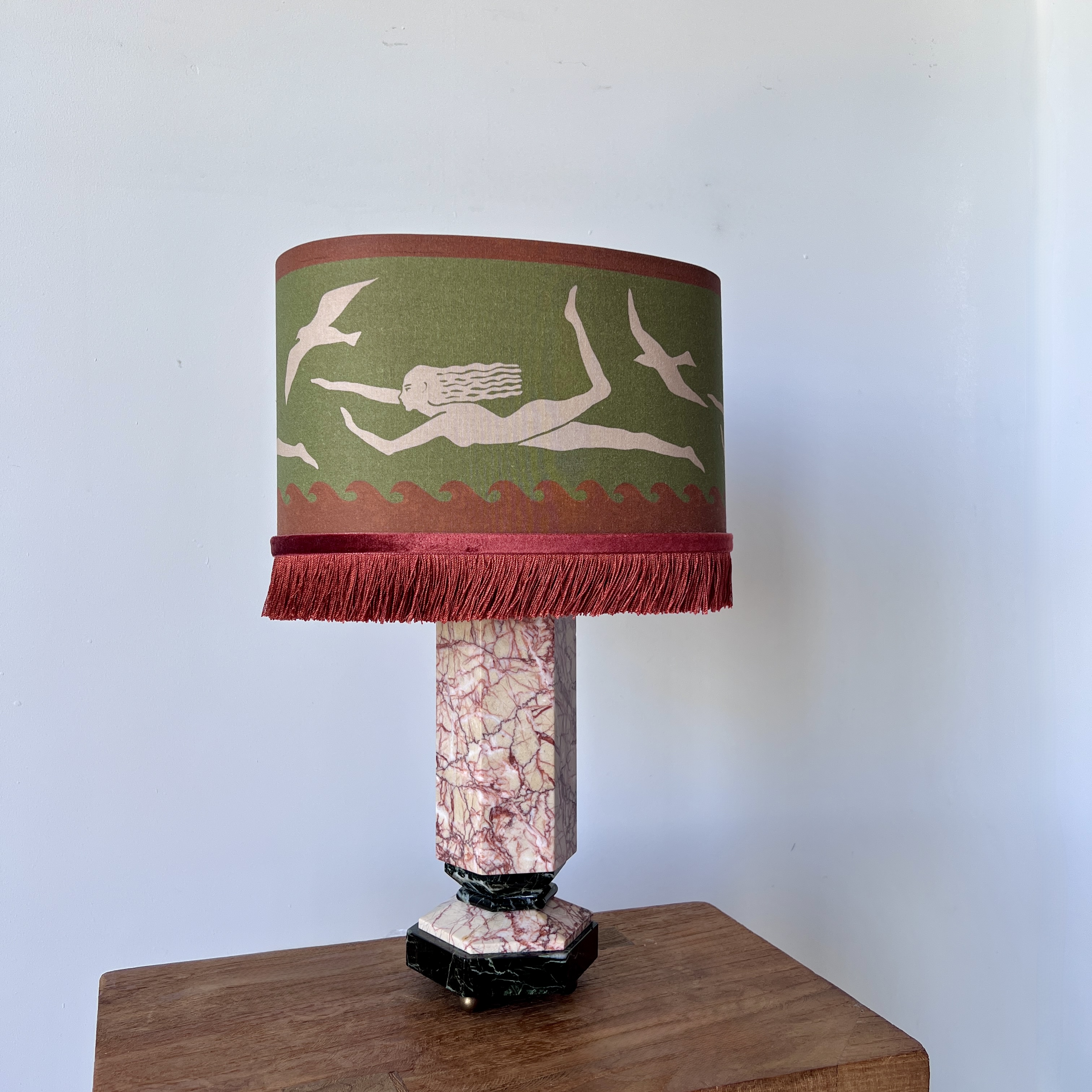 Pair of Italian Mid-Century Modern Two-Tone Marble Table Lamps with Bespoke Shades - Image 6